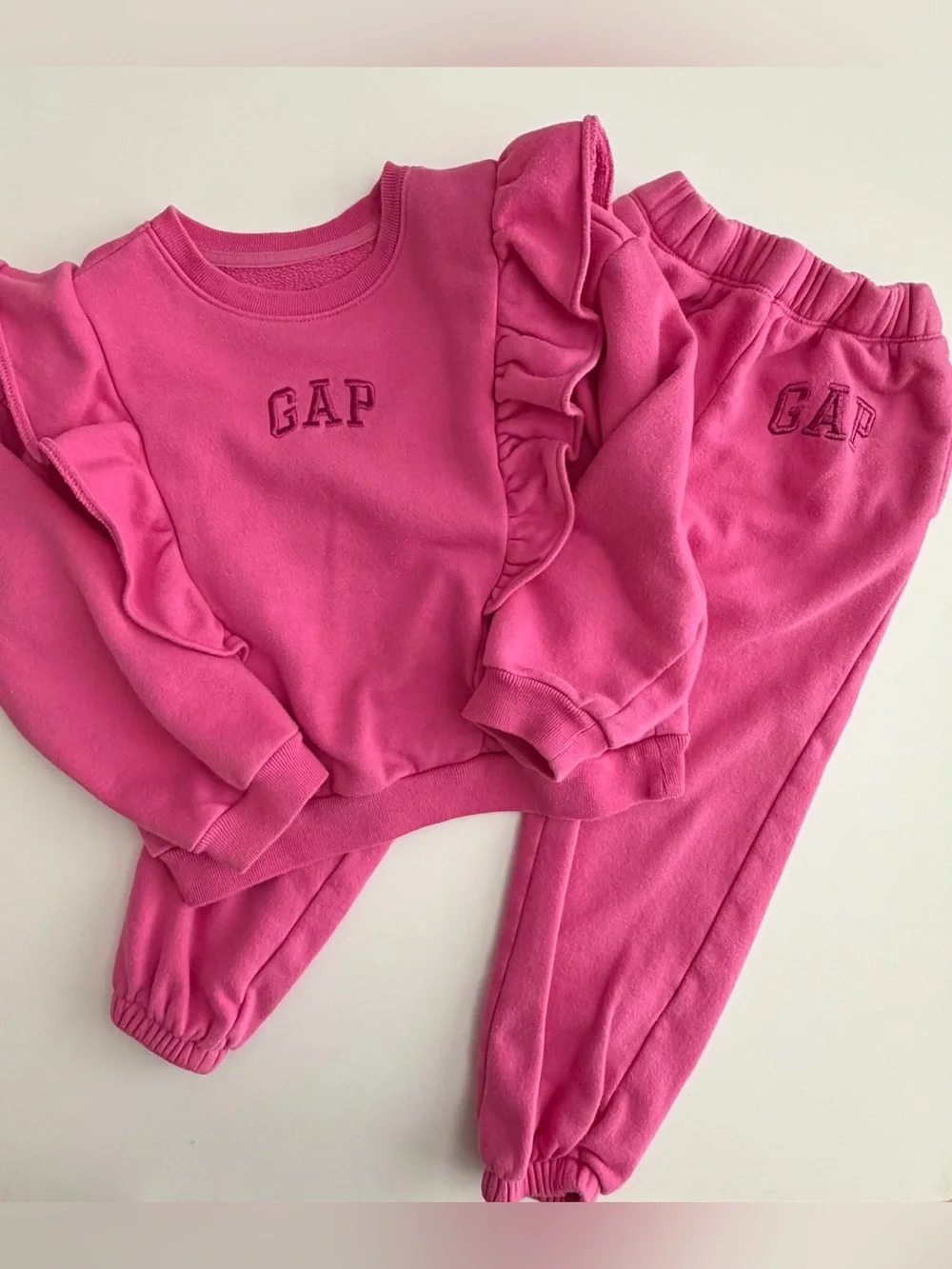 GAP Hot Pink Ruffle Sweatshirt and Joggers Set 5 year old Girl